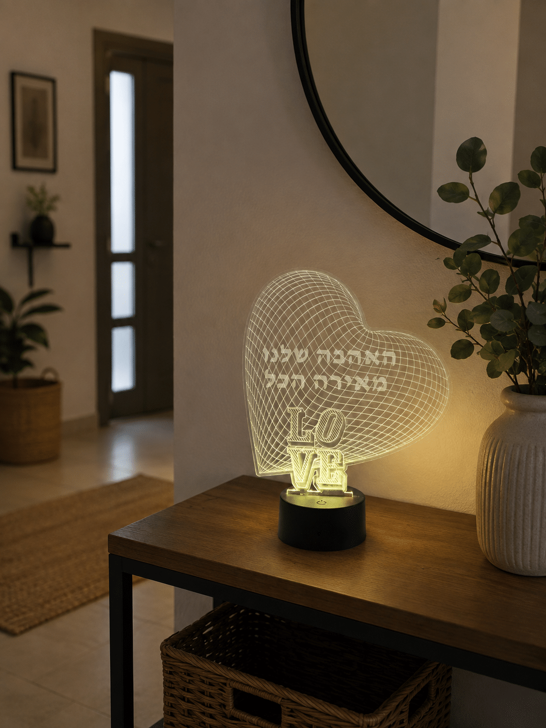 מנורת לב בהתאמה אישית עם חריטה ותאורה